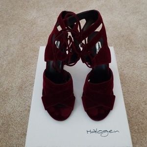 Halogen Size 7 Pumps